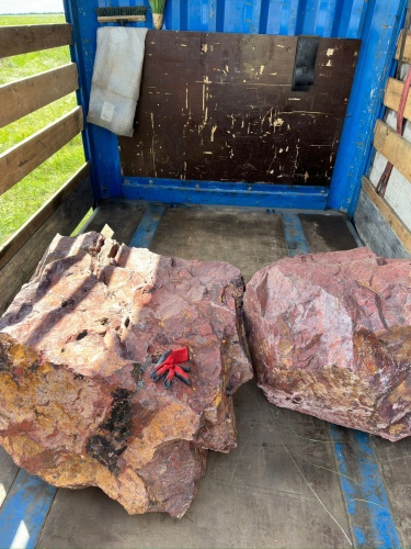 Ландшафтные глыбы красно-фиолетовые 200-1000 килограмм купить в Электрогорске