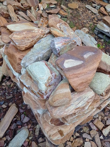 Златолит жёлтый, жёлто-зелёный глыбки и валуны для ланшафтного дизайна купить в Электрогорске