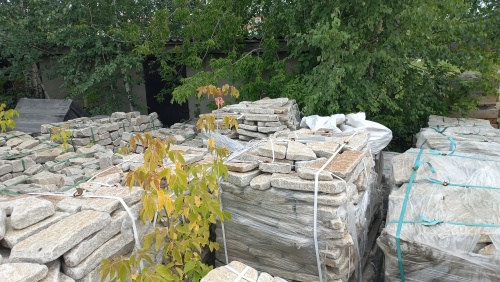 Плитняк галтованный гранитный для ландшафтного дизайна купить в Электрогорске