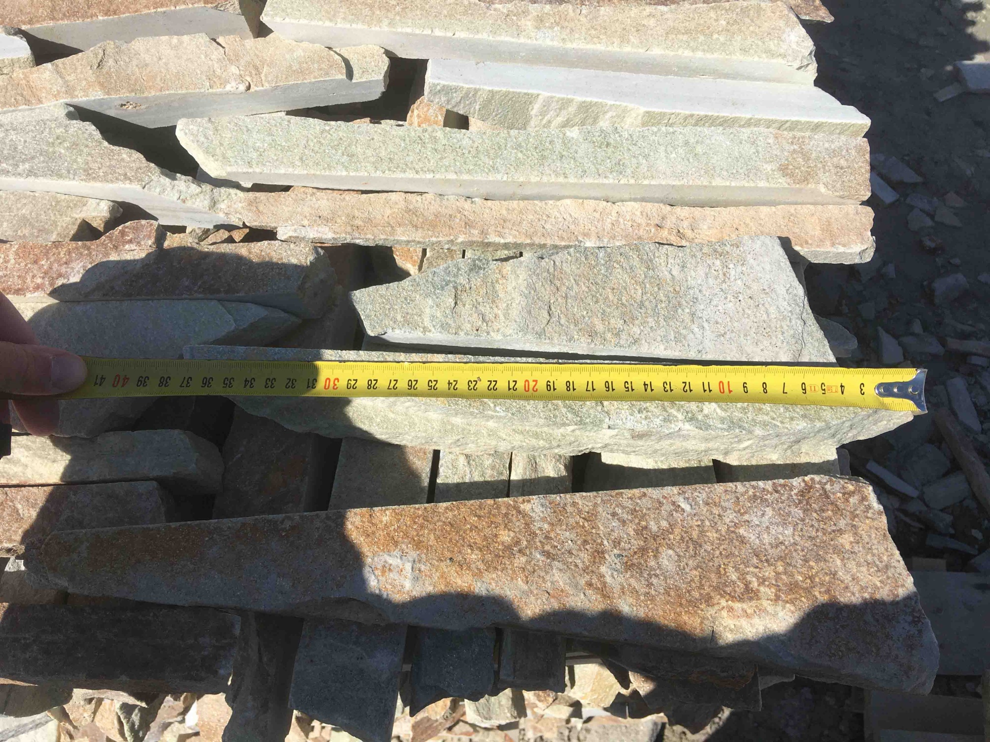 Горбушка златолит золотистый для облицовки купить в Электрогорске