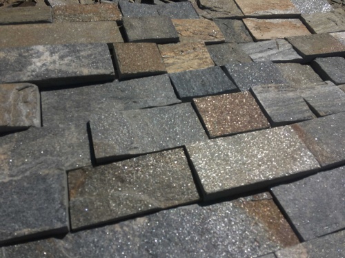 Плитка пилёная златолит Уральский для цоколя, отмостки купить в Электрогорске