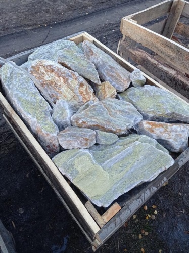 Златолит жёлтый, жёлто-зелёный глыбки и валуны для ланшафтного дизайна купить в Электрогорске