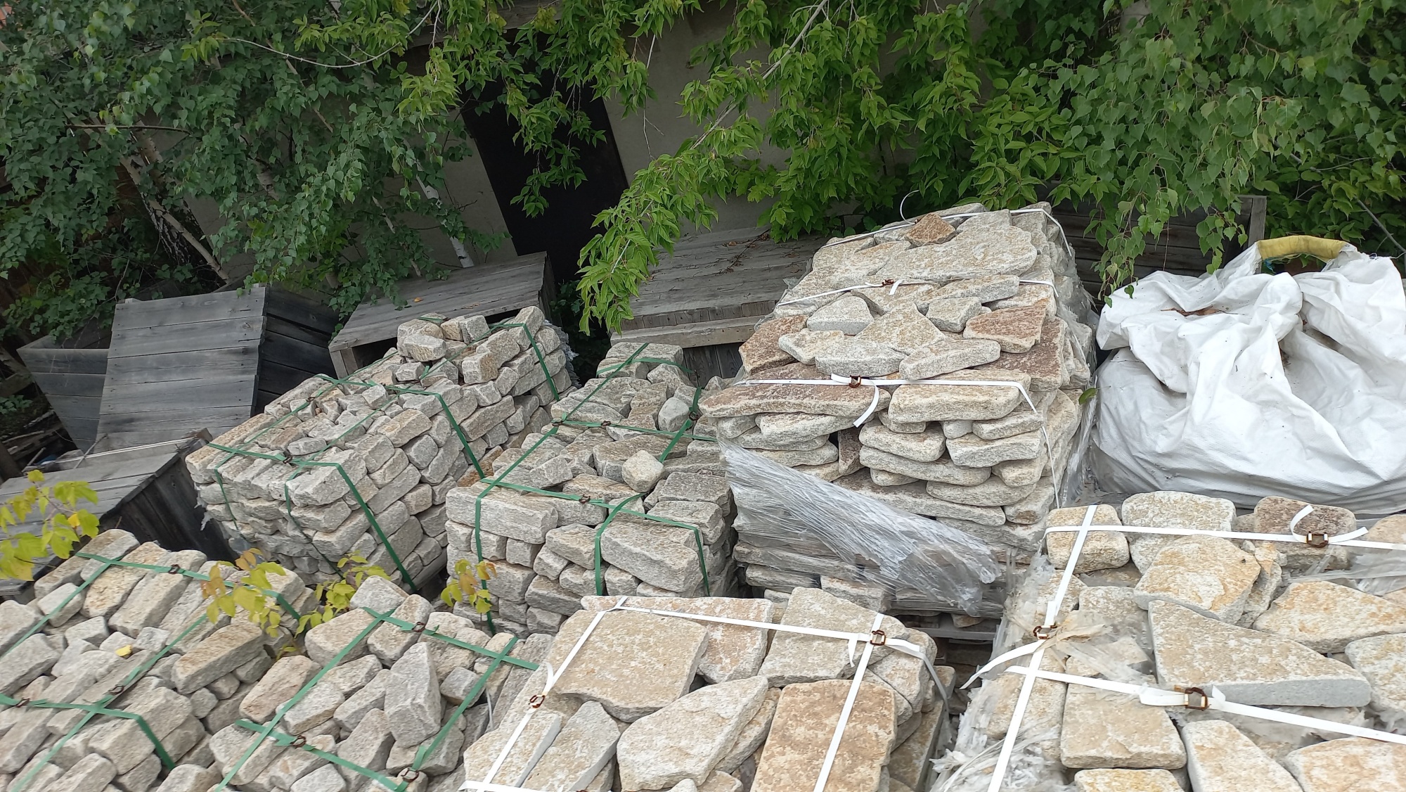 Плитняк гранитный галтованный купить в Электрогорске