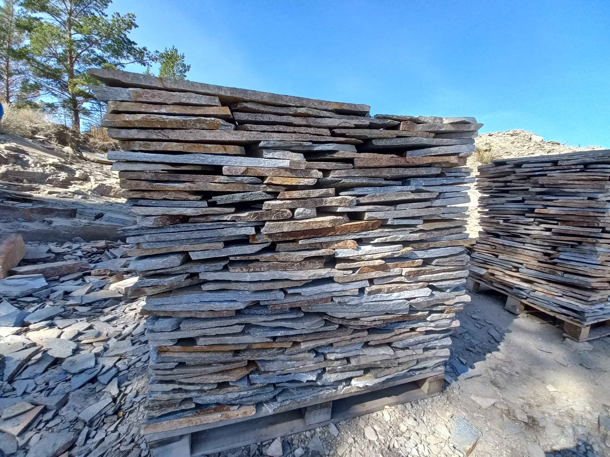 Плитняк златолит серебристый для фасада купить в Электрогорске