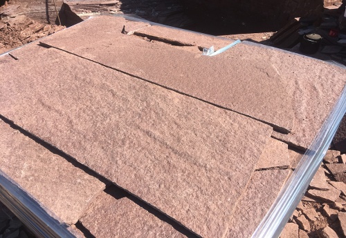 Плитняк лемезит бордовый для цоколя 1,5-2 см купить в Электрогорске