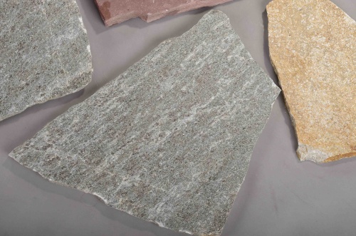 Плитняк златолит Уральский для цоколя, отмостки купить в Электрогорске