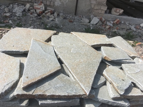 Златолит серебристый галтованный для лестниц купить в Электрогорске